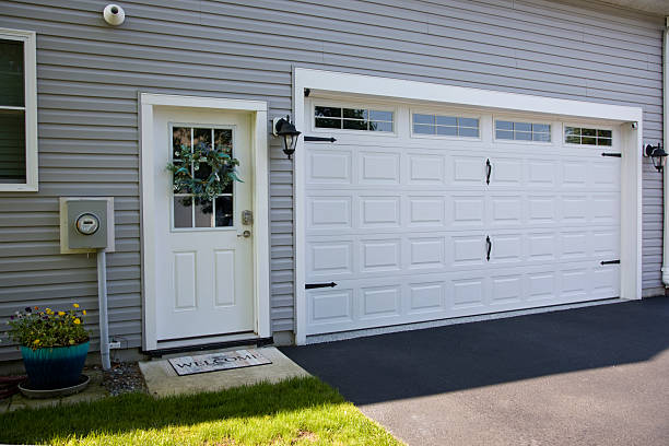 24/7 Emergency Garage Door experts in Jacksonville, IL